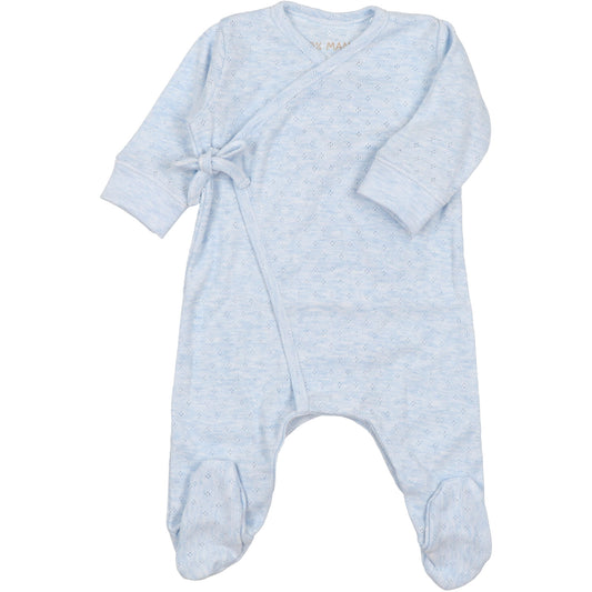 tutina-neonato-colore-azzurro-chiaro-in-tessuto-openwork-chiusura-incrocio-con-laccetti-corredino-primavera_estate